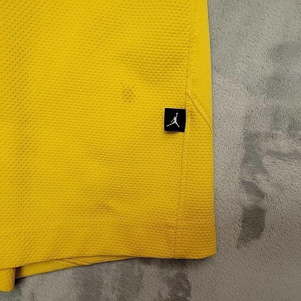 Jordan Basketball Shorts Mens Medium Yellow Athletic Mesh Gym Training